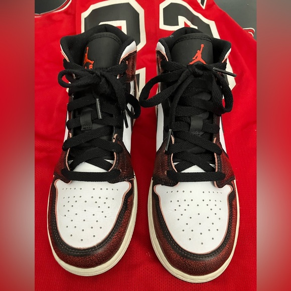 Nike Air Jordan 1 “Wear-Away Shoes” - Gorgeous Sneakers! - Picture 2 of 13